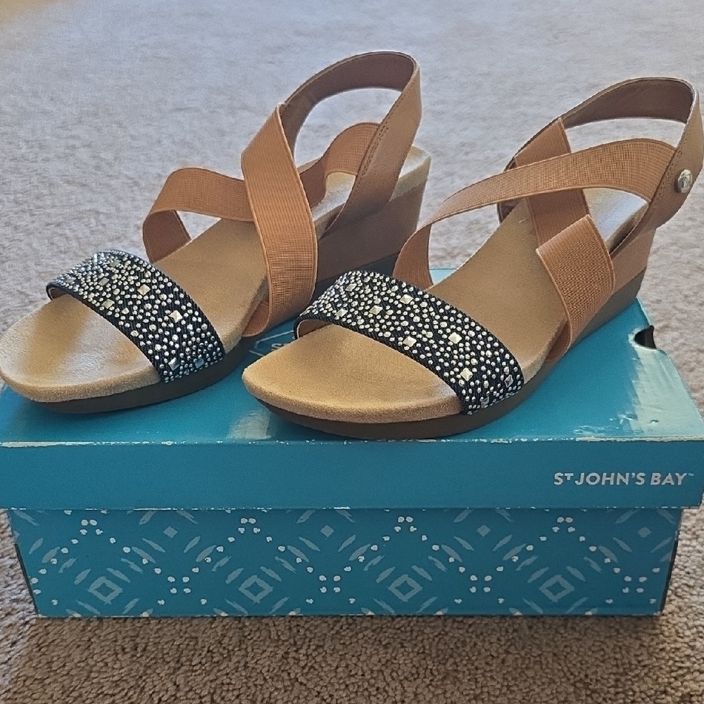 St. John's Bay Women's Tan and Black Sandals